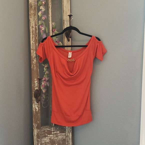 Woman's Cold-shoulder Top - Picture 2 of 16